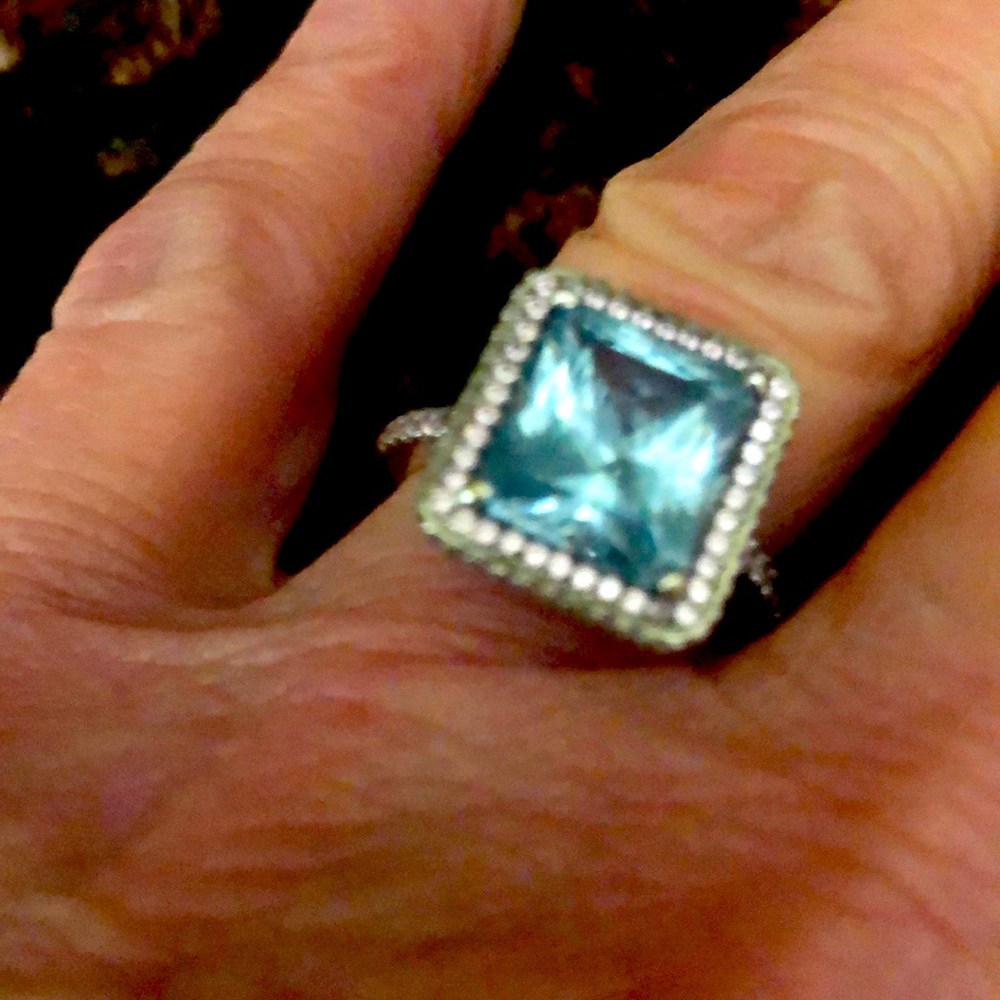 Ladies ring